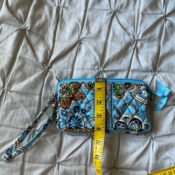 Vera Bradley pouch - Picture 2 of 13